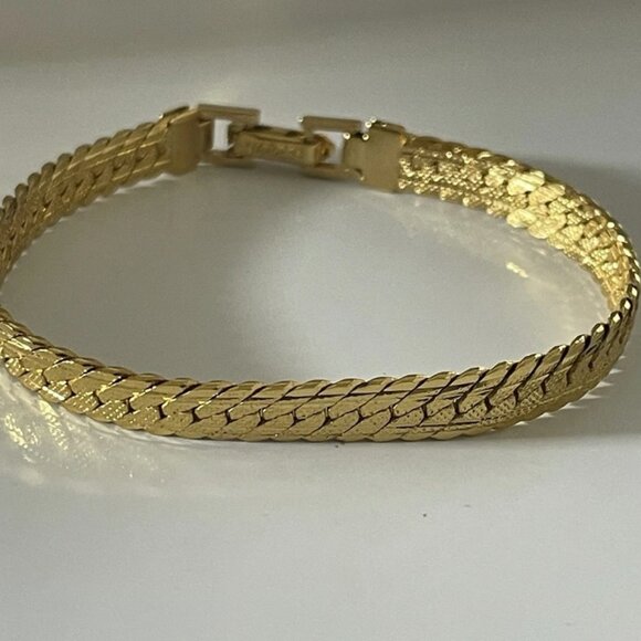 Vintage NAPIER PAT 1980's gold Tone Herringbone Bracelet 7.0" - Picture 2 of 9